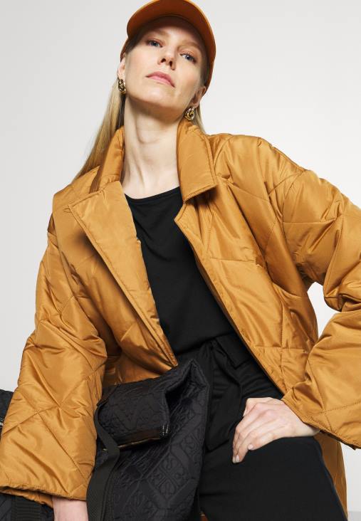 Anna Field nők fekete jumpsuit RTVD875